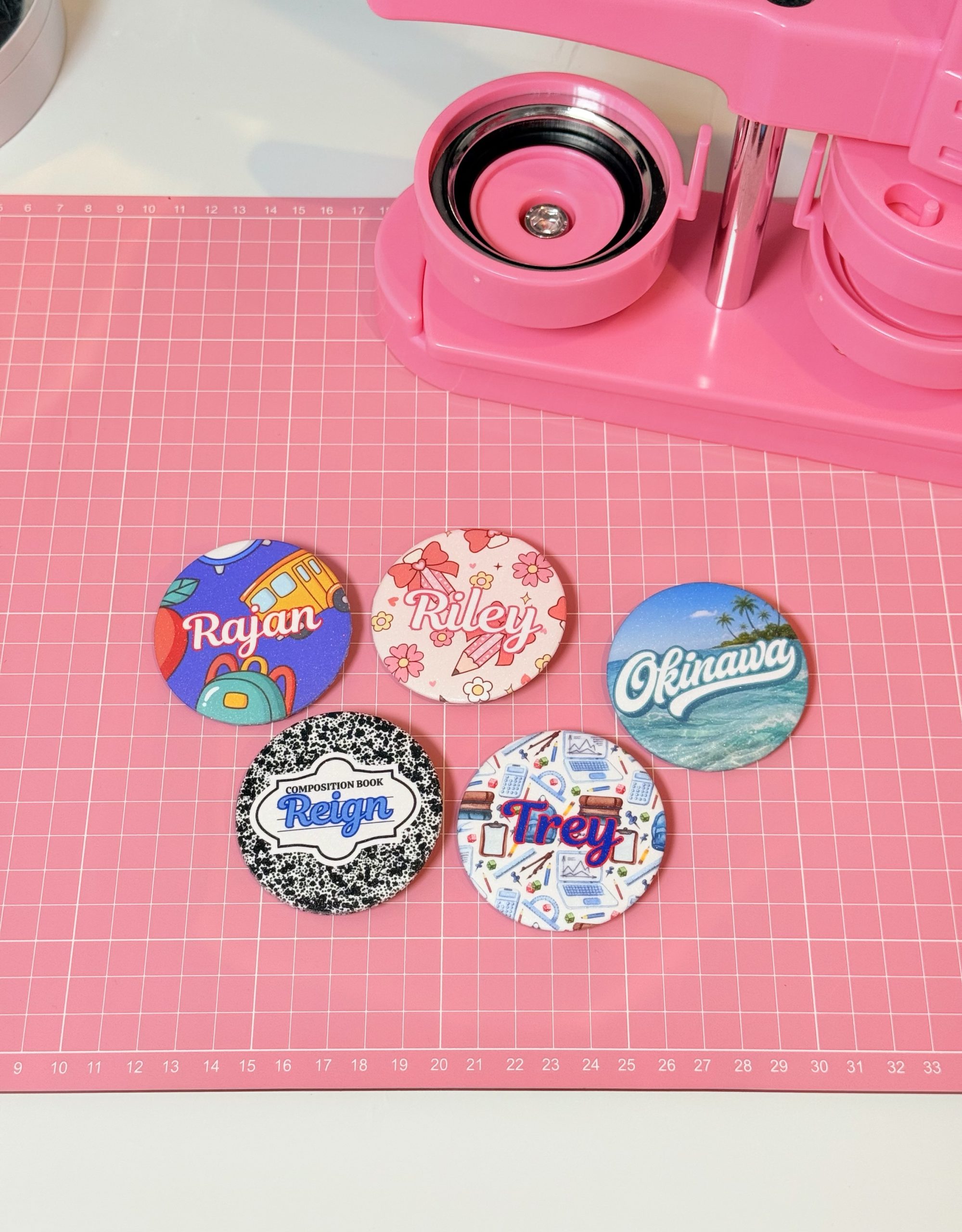 Custom 58 mm Pin Badge | Names, Photos & Logos