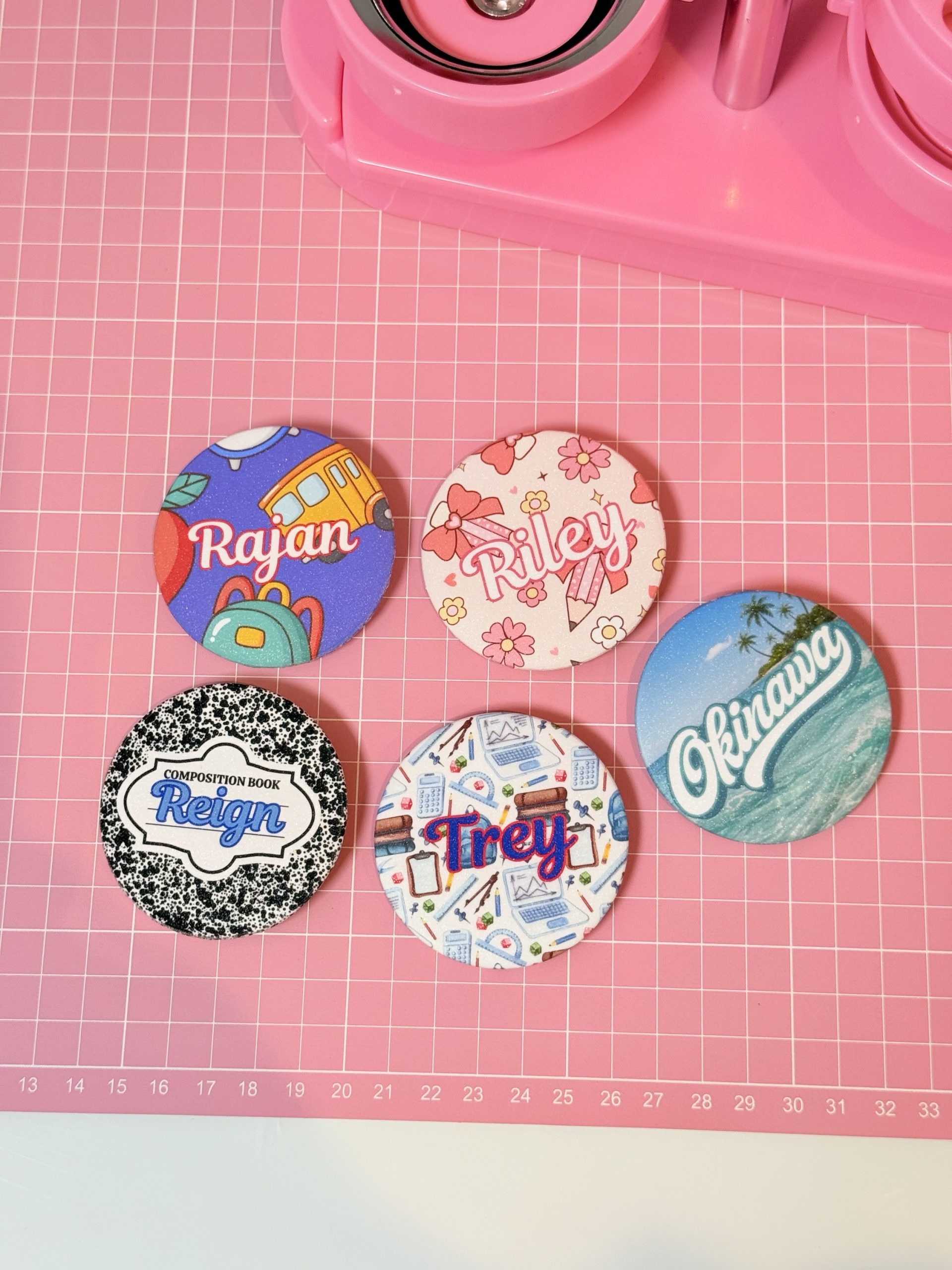 Custom 58 mm Pin Badge | Names, Photos & Logos